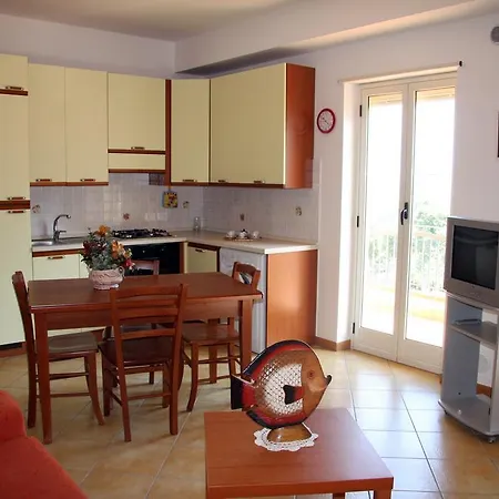 Residence Gioiosa Marea شقة فندقية *