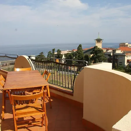Residence Gioiosa Marea * جويوزا ماريا
